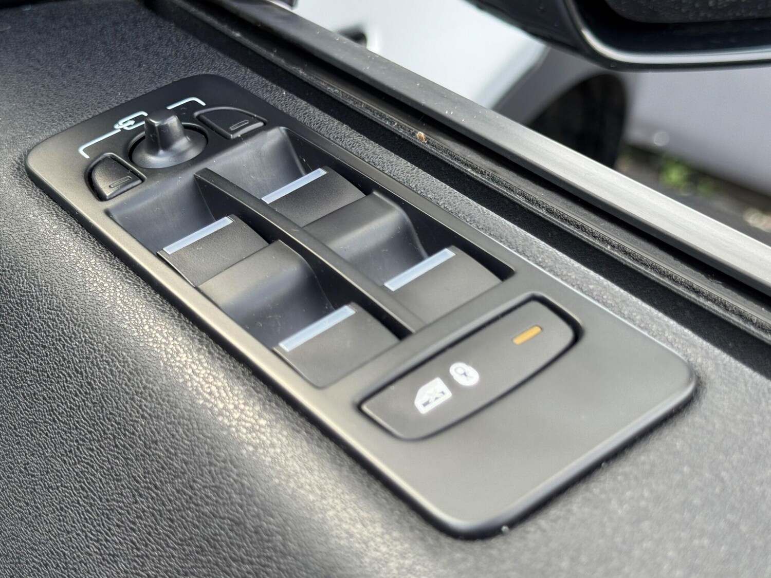 Used Land Rover Discovery Sport 2017 for sale - 77524368: Photo 30