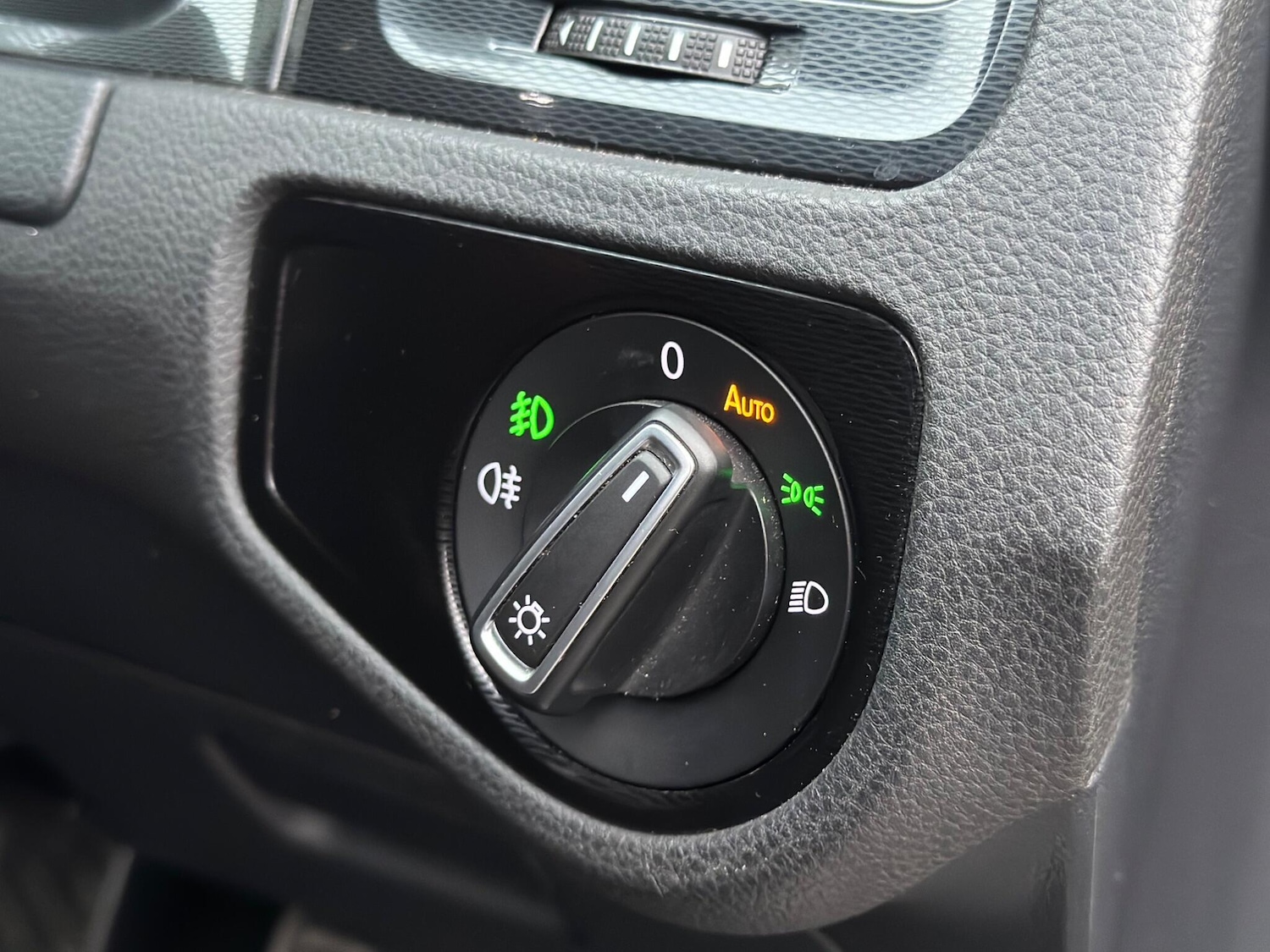 Used Volkswagen Golf 2015 for sale - 77052537: Photo 26