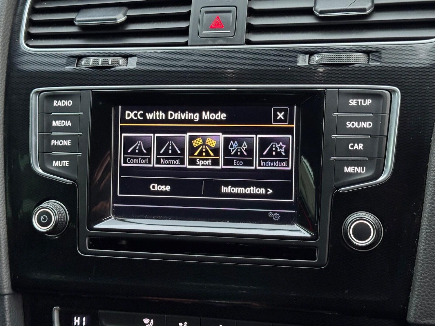 Used Volkswagen Golf 2015 for sale - 77052537: Photo 35