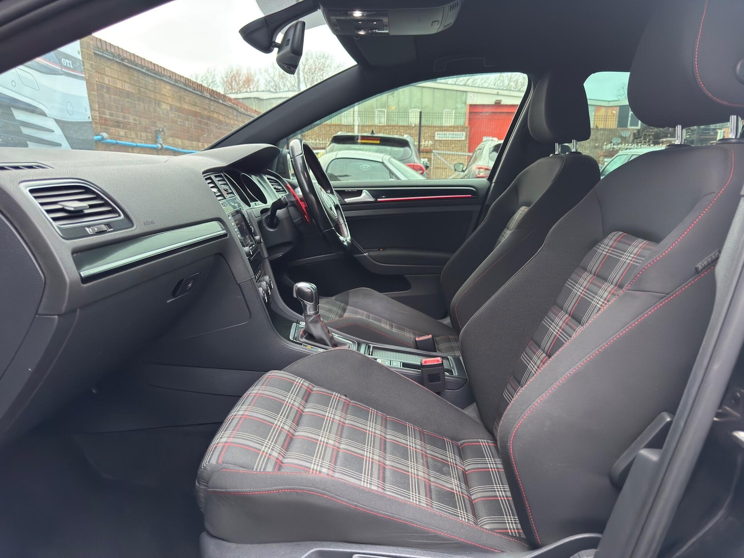 Used Volkswagen Golf 2015 for sale - 77052537: Photo 46