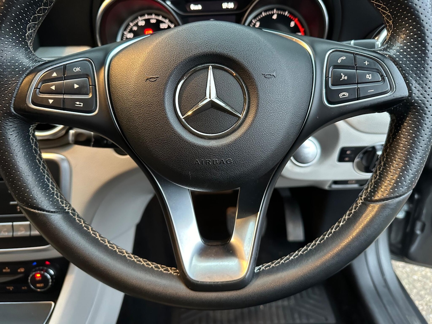 Used Mercedes-Benz GLA 2018 for sale - 76326645: Photo 29