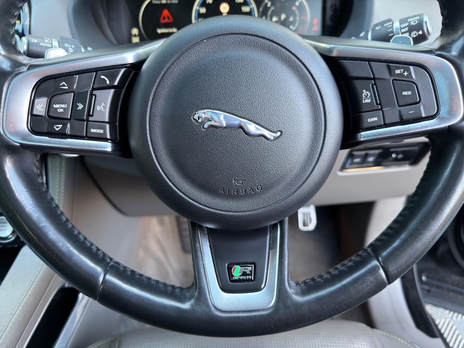 Used Jaguar F-Pace 2017 for sale - 77925870: Photo 35