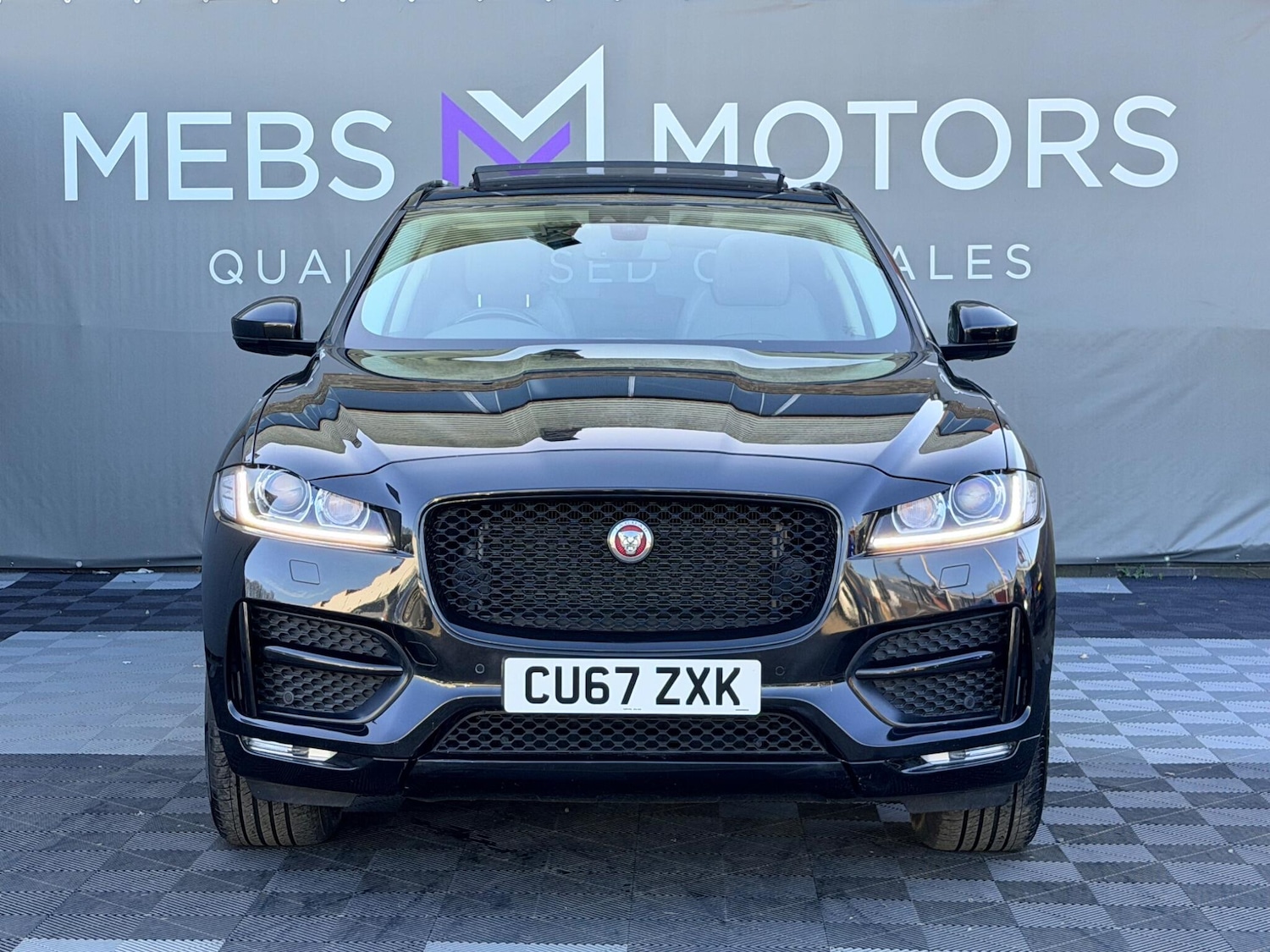 Used Jaguar F-Pace 2017 for sale - 77925870: Photo 4