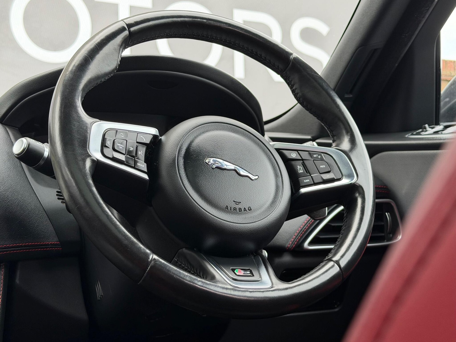 Used Jaguar F-Pace 2017 for sale - 77799464: Photo 62