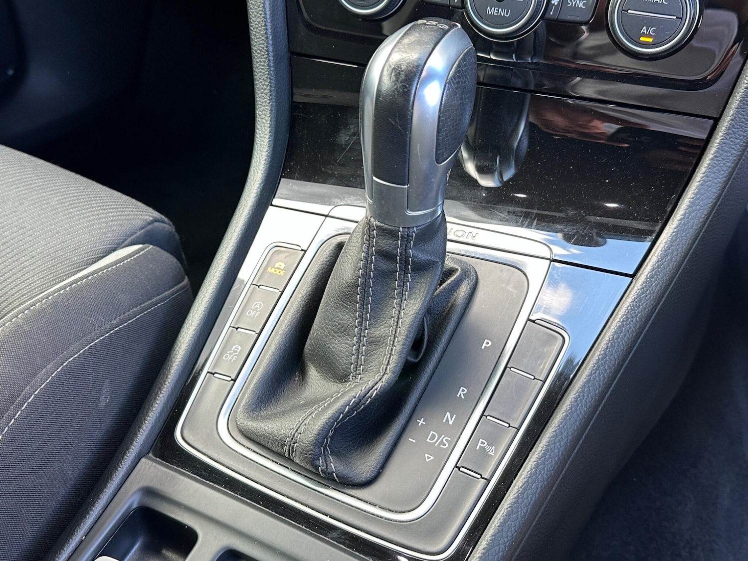 Used Volkswagen Golf 2016 for sale - 75430989: Photo 41
