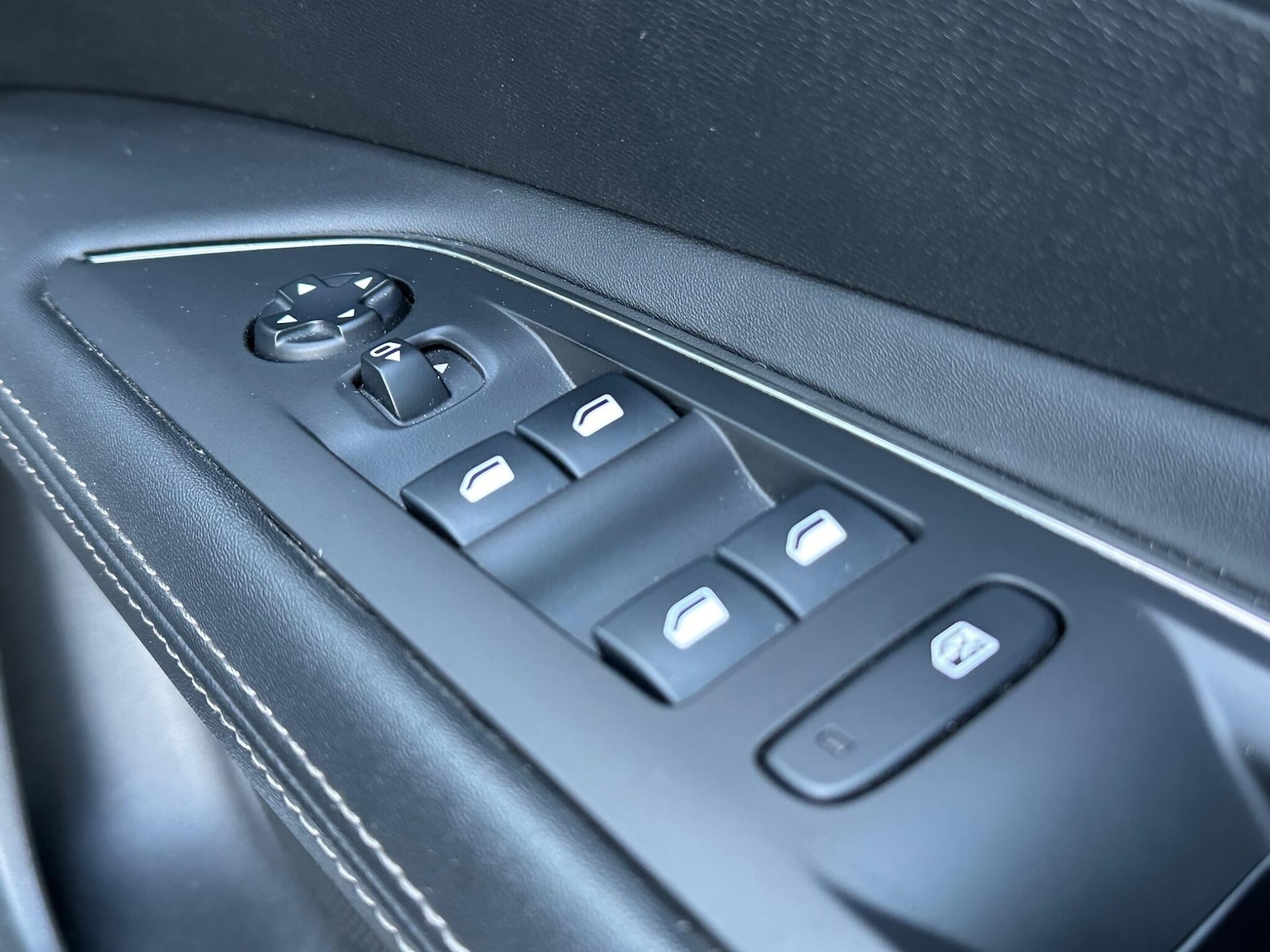 Used Peugeot 3008 2019 for sale - 76759673: Photo 24