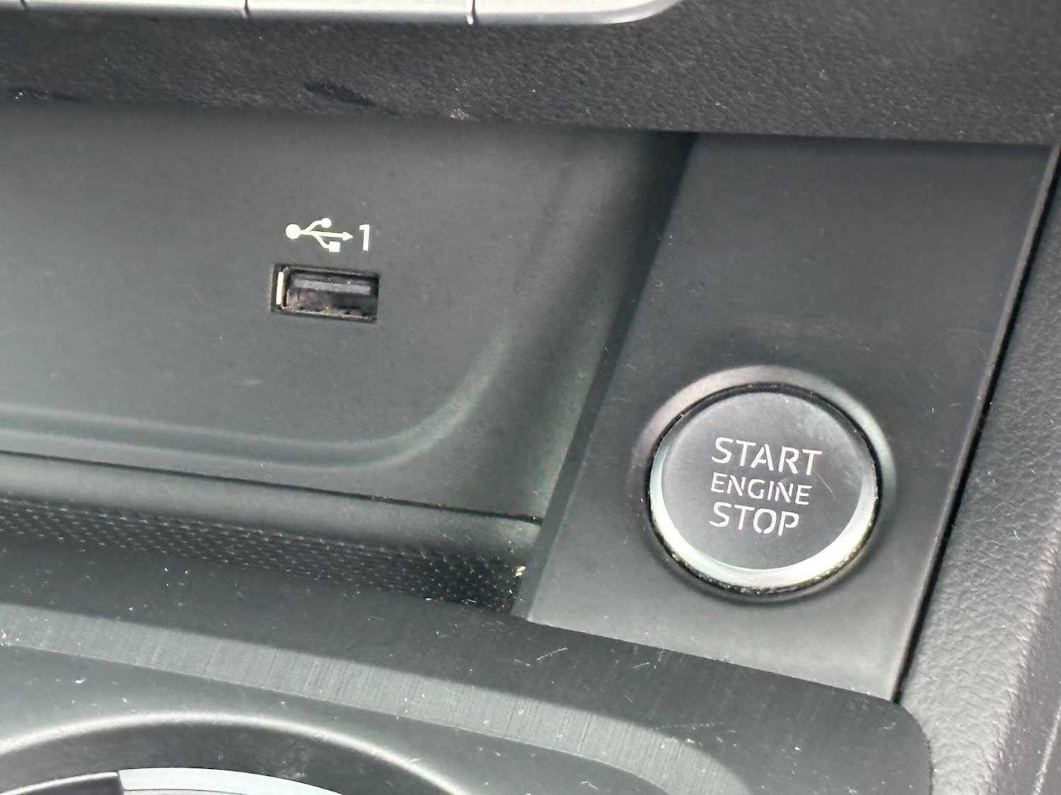 Used Audi A4 2017 for sale - 76511861: Photo 42