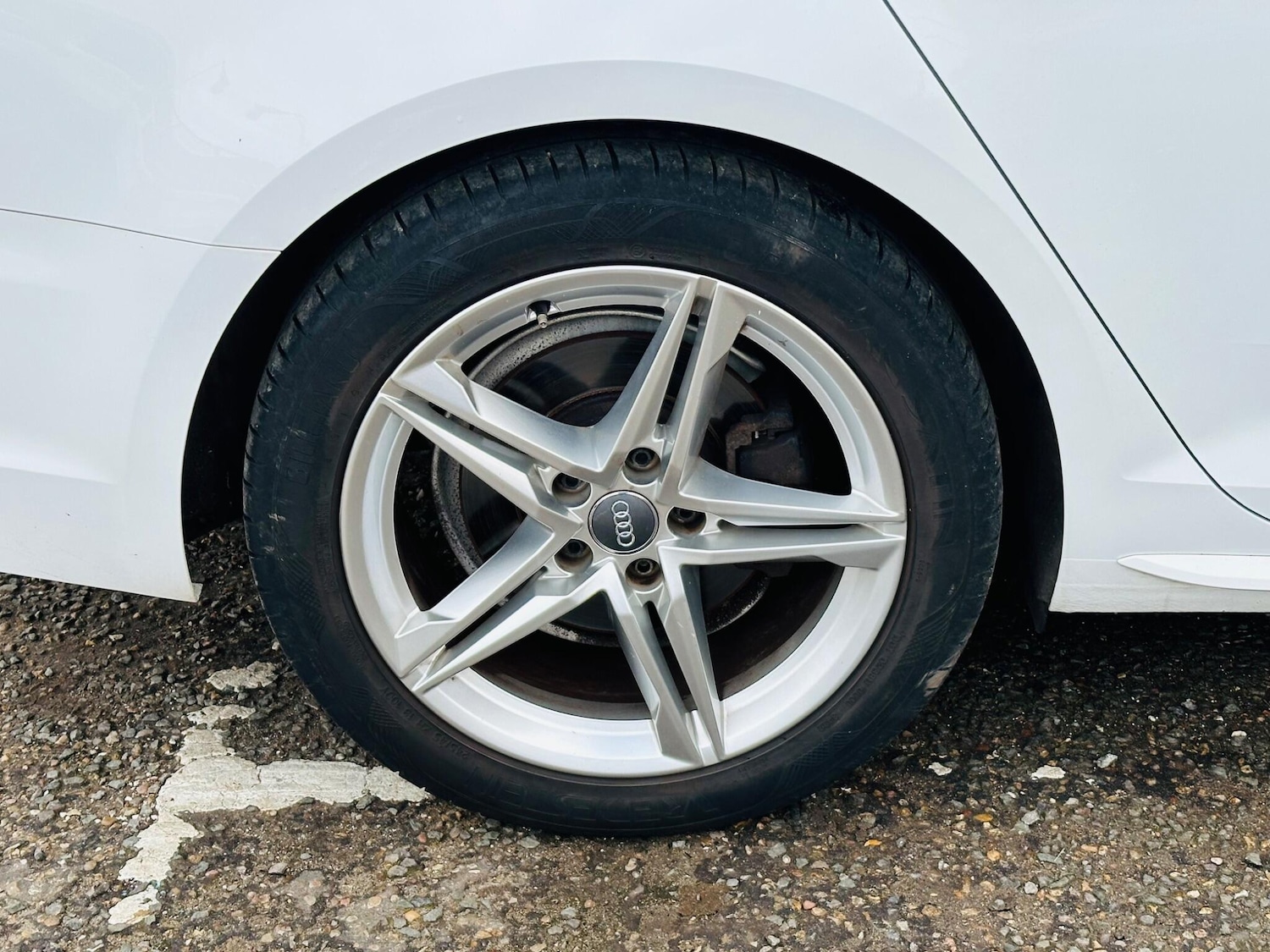 Used Audi A4 2017 for sale - 76511861: Photo 8