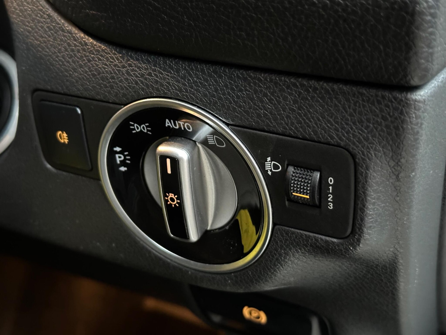 Used Mercedes-Benz CLA 2015 for sale - 76597262: Photo 25