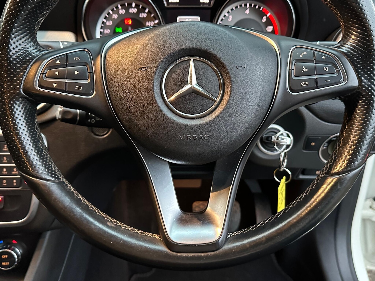 Used Mercedes-Benz CLA 2015 for sale - 76597262: Photo 29