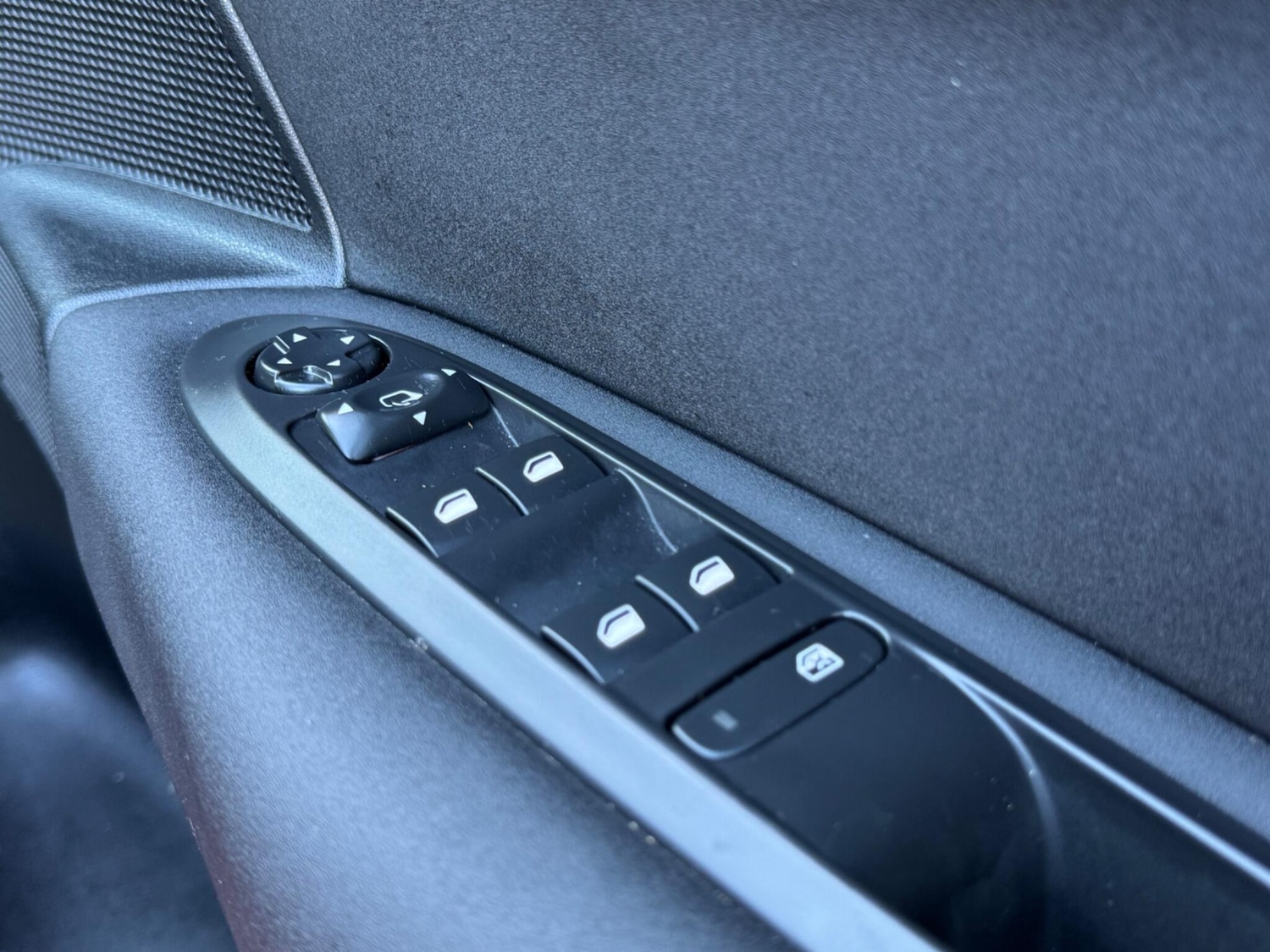 Used Citroen C4 2016 for sale - 76802404: Photo 23