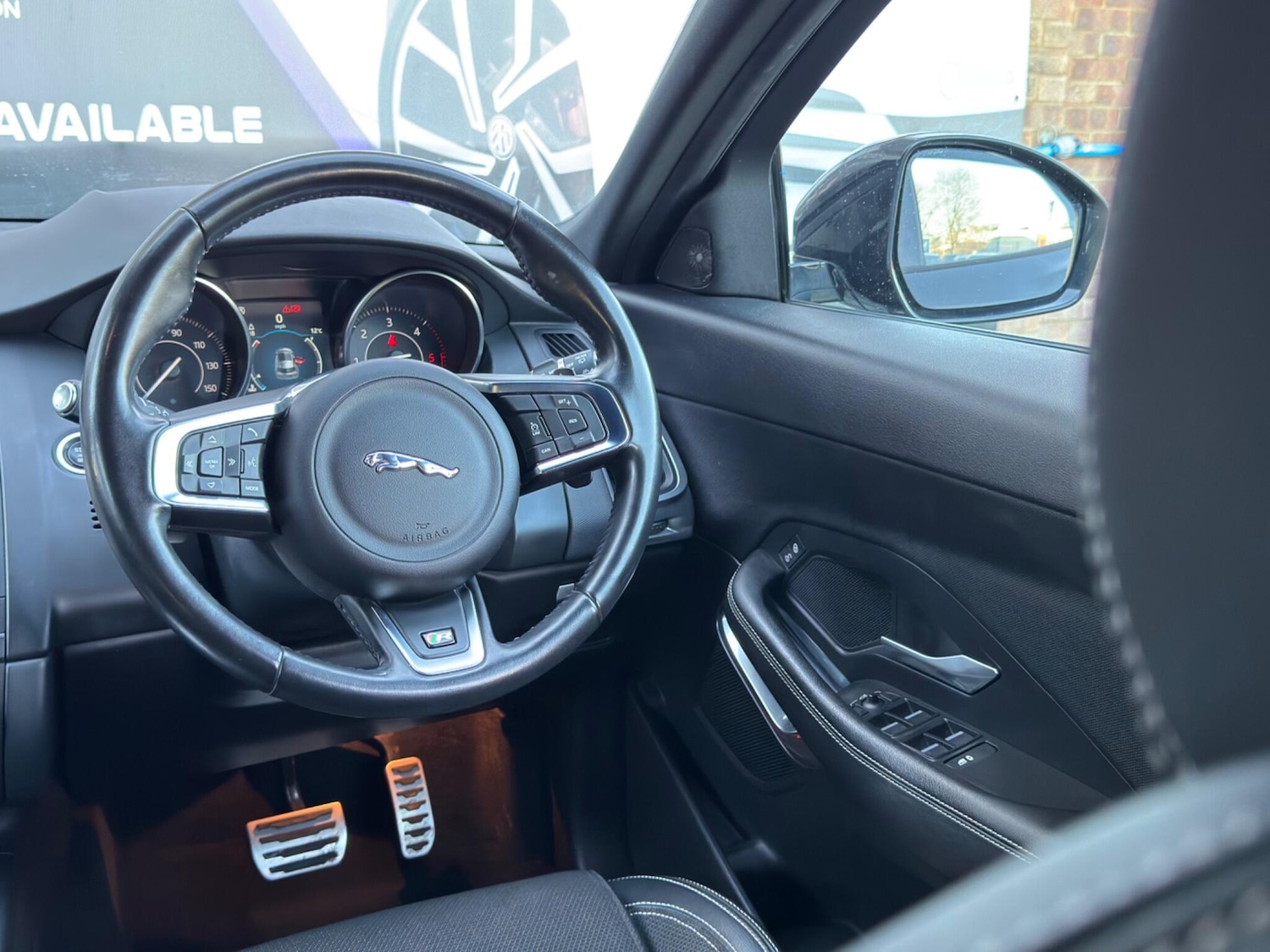 Used Jaguar E-Pace 2020 for sale - 76913654: Photo 11