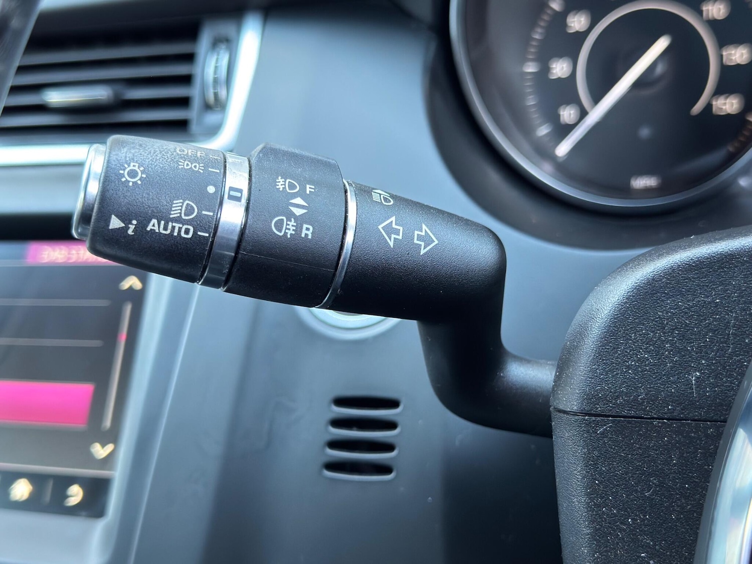 Used Jaguar E-Pace 2020 for sale - 76913654: Photo 28