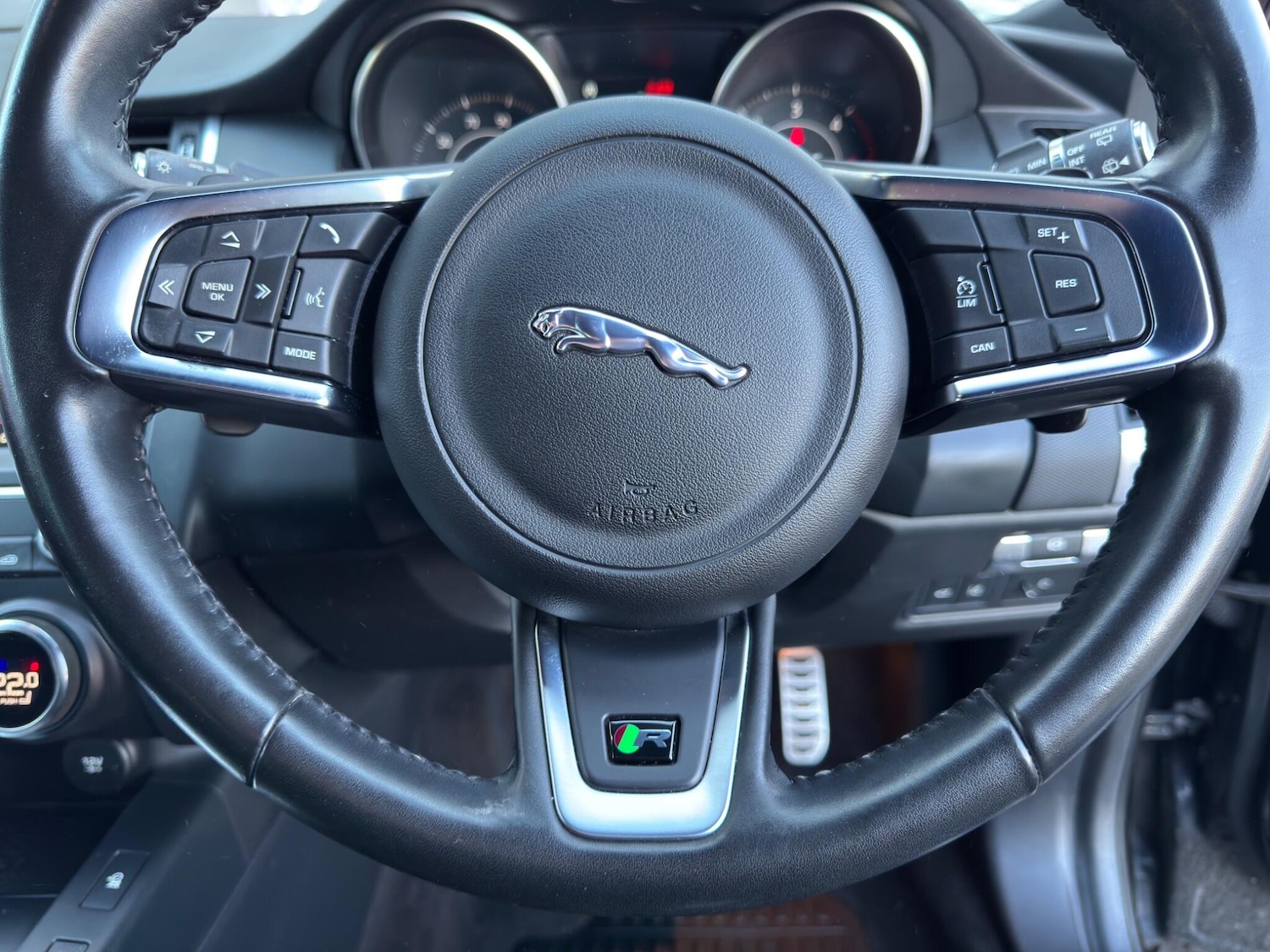 Used Jaguar E-Pace 2020 for sale - 76913654: Photo 30