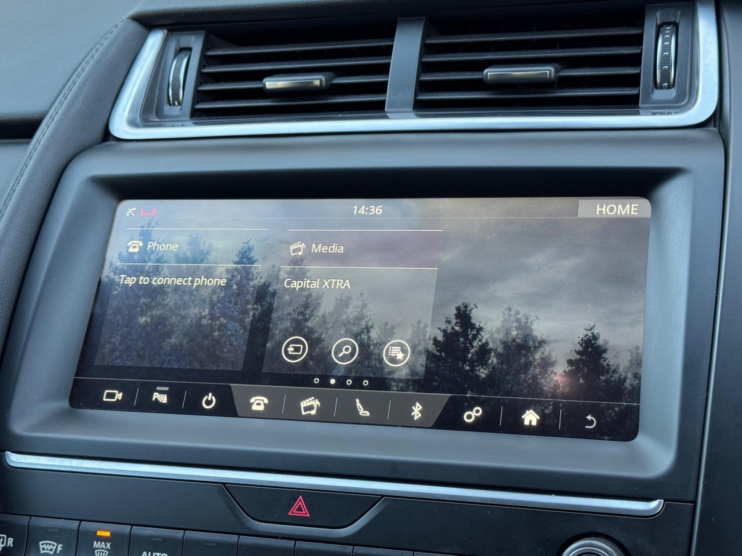 Used Jaguar E-Pace 2020 for sale - 76913654: Photo 40