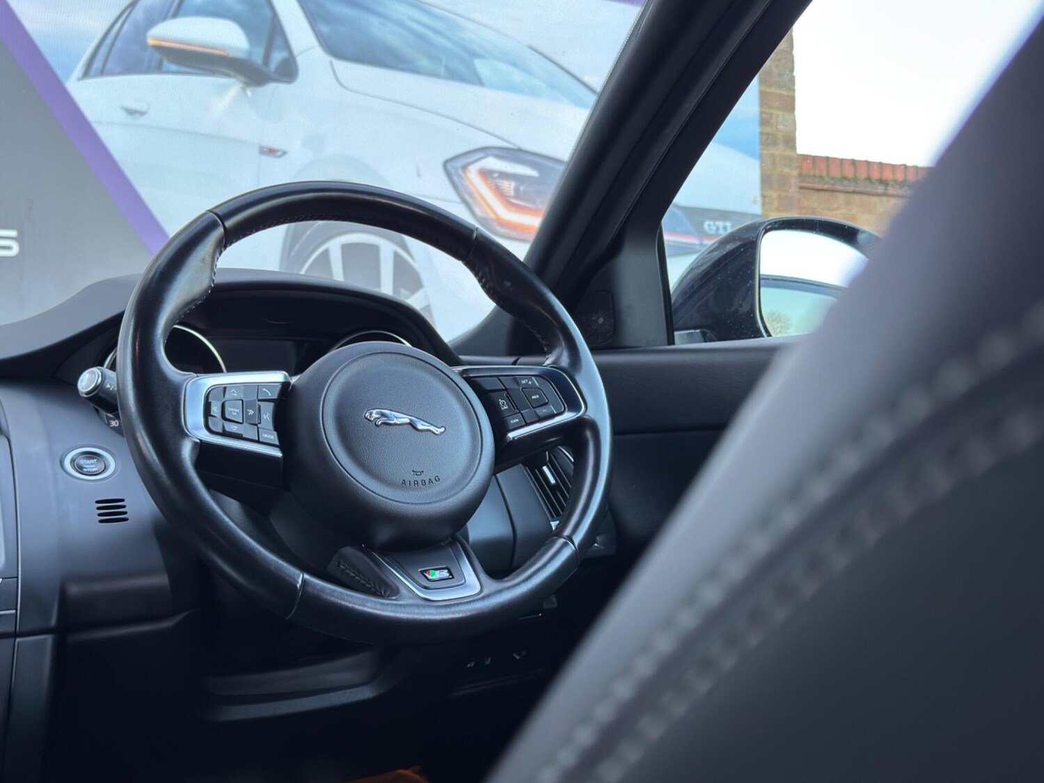 Used Jaguar E-Pace 2020 for sale - 76913654: Photo 54