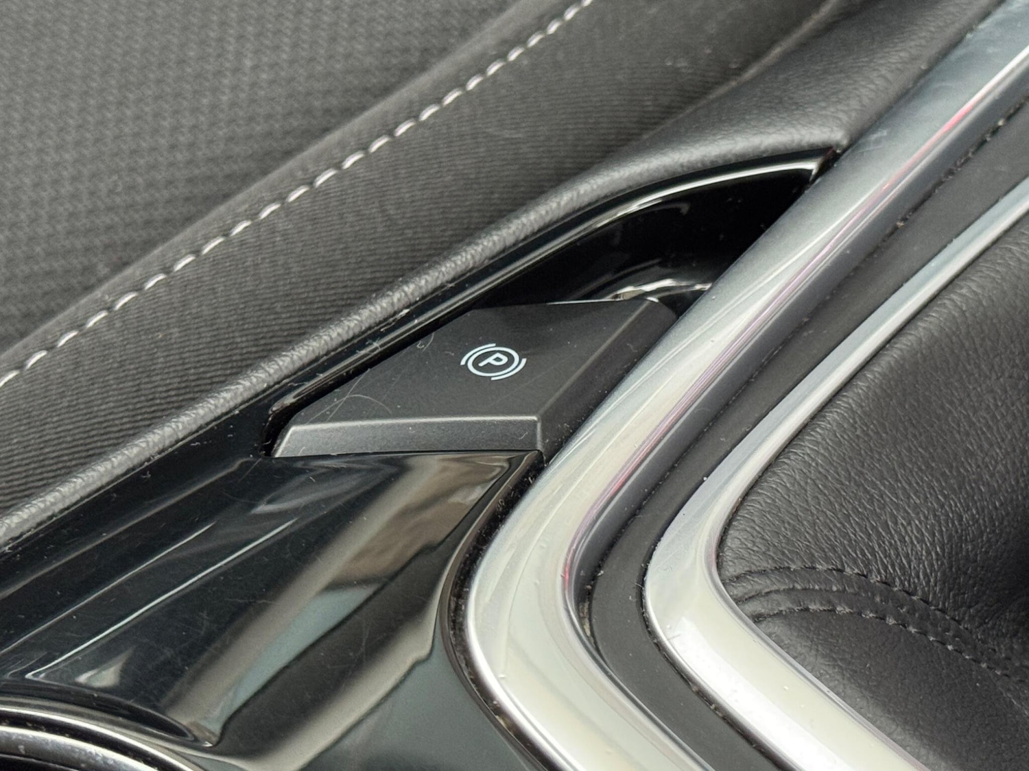 Used Ford S-Max 2017 for sale - 77052461: Photo 40