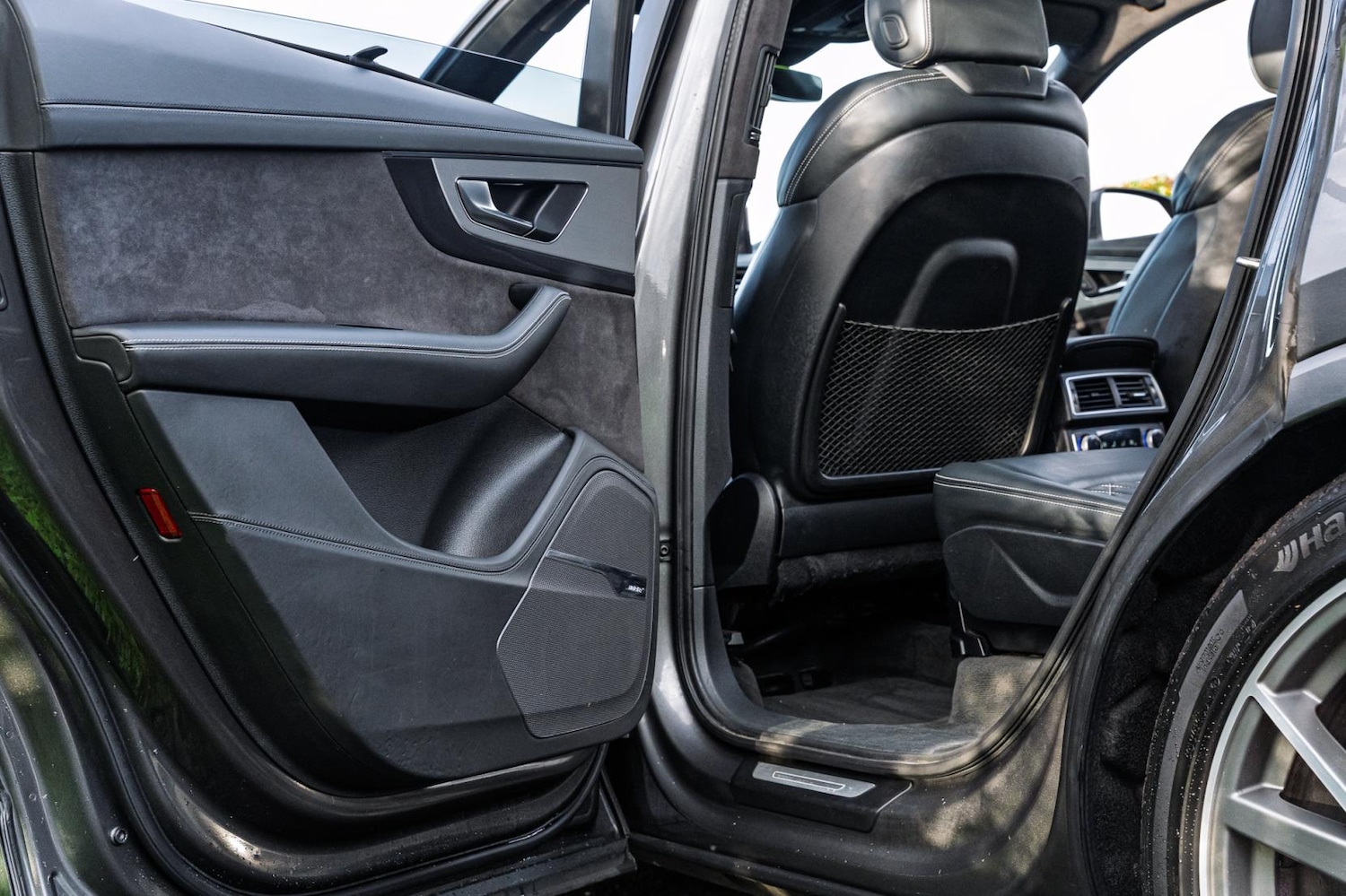 Used Audi Q7 2018 for sale - 77423808: Photo 45