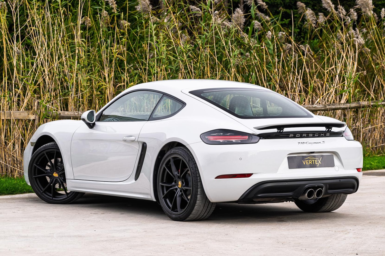 Used Porsche 718 Cayman 2018 for sale - 76428645: Photo 2