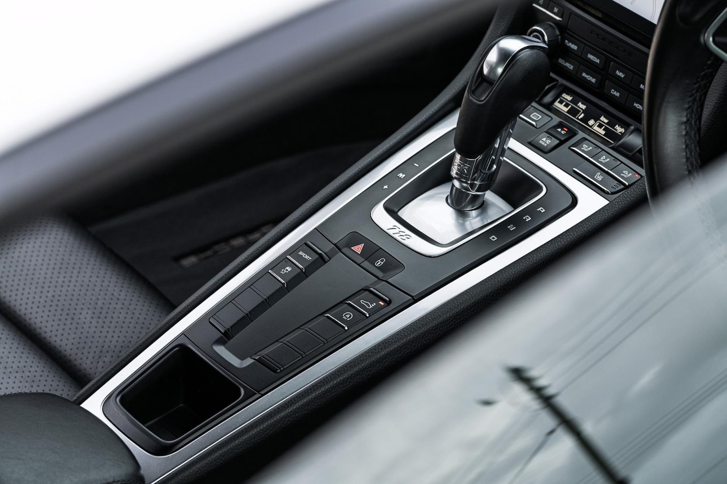 Used Porsche 718 Cayman 2018 for sale - 76428645: Photo 39