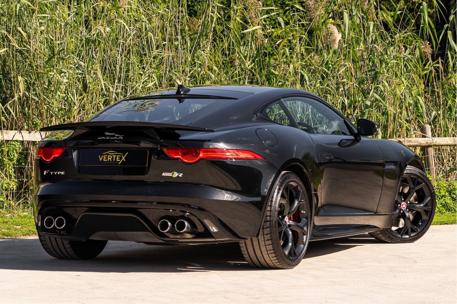 Used Jaguar F-Type 2016 for sale - 76131389: Photo 2