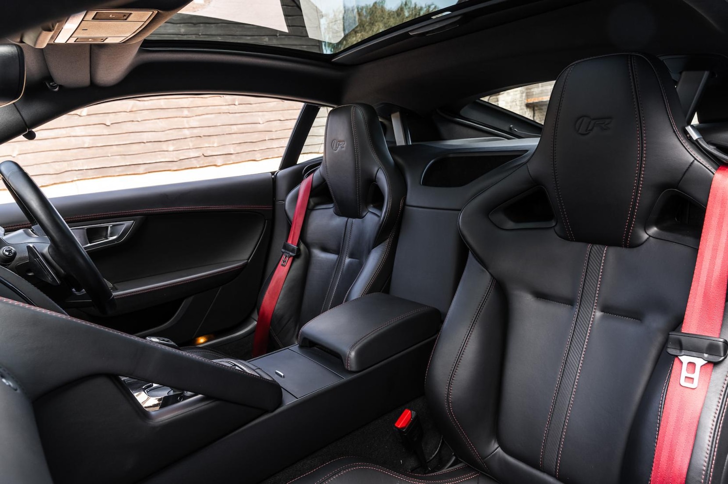 Used Jaguar F-Type 2016 for sale - 76131389: Photo 31