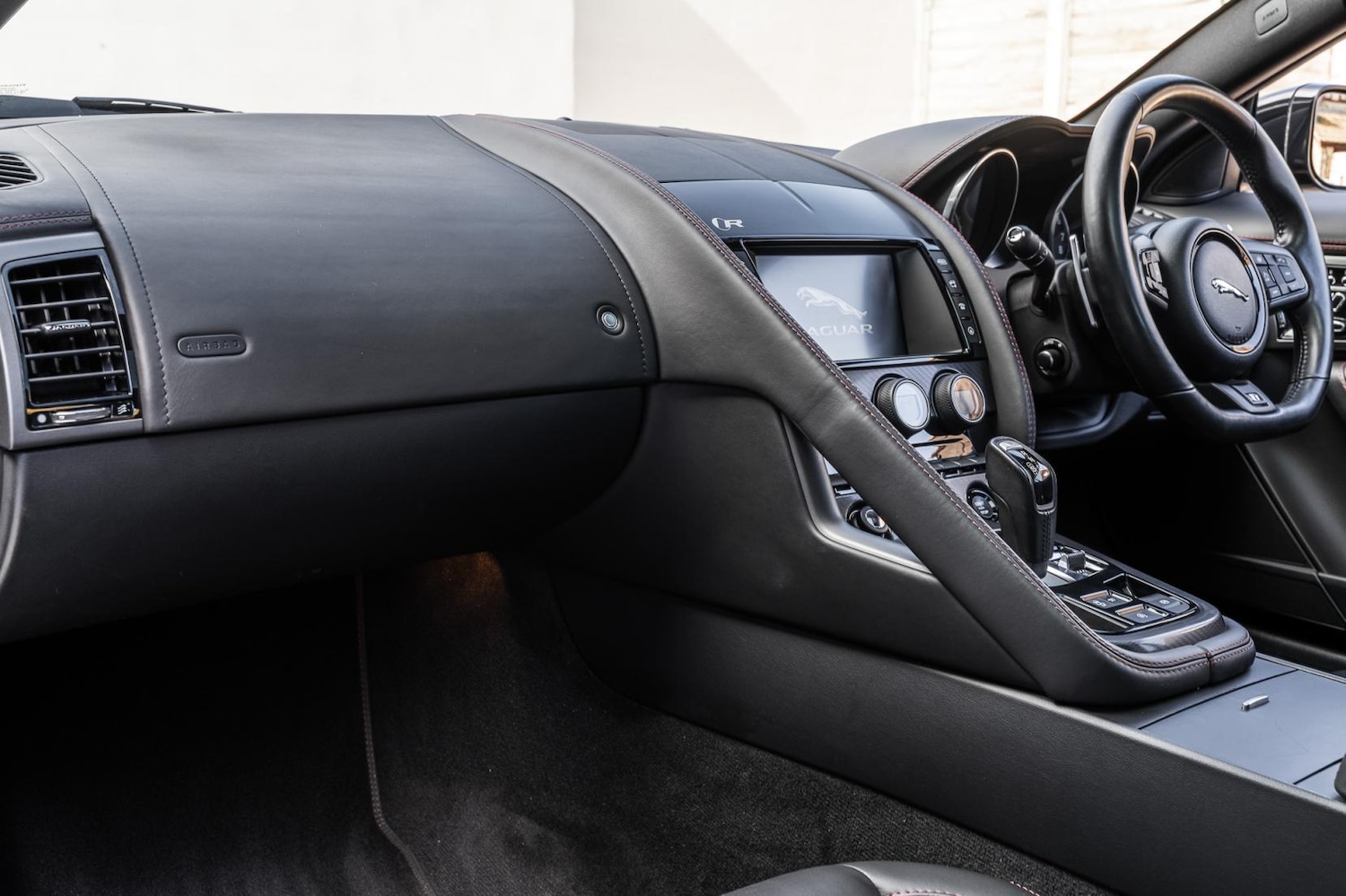 Used Jaguar F-Type 2016 for sale - 76131389: Photo 34