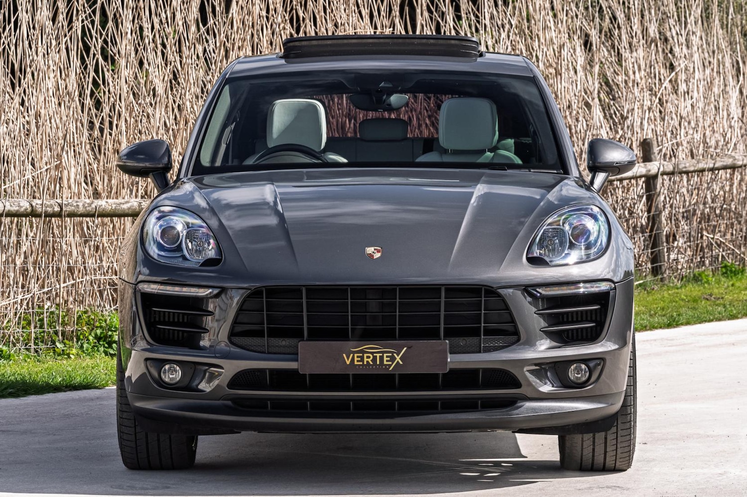 Used Porsche Macan 2017 for sale - 78067646: Photo 2