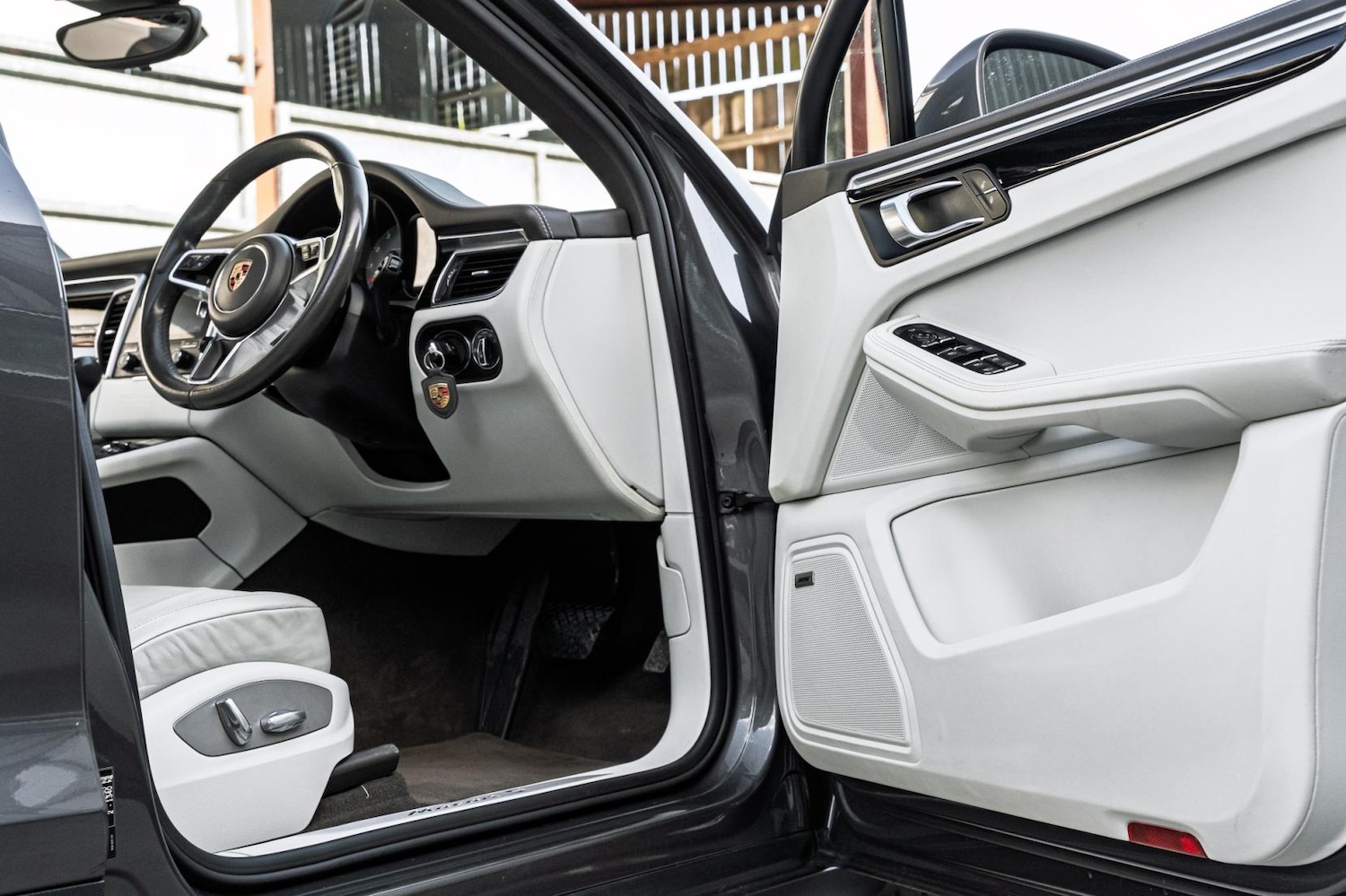 Used Porsche Macan 2017 for sale - 78067646: Photo 32