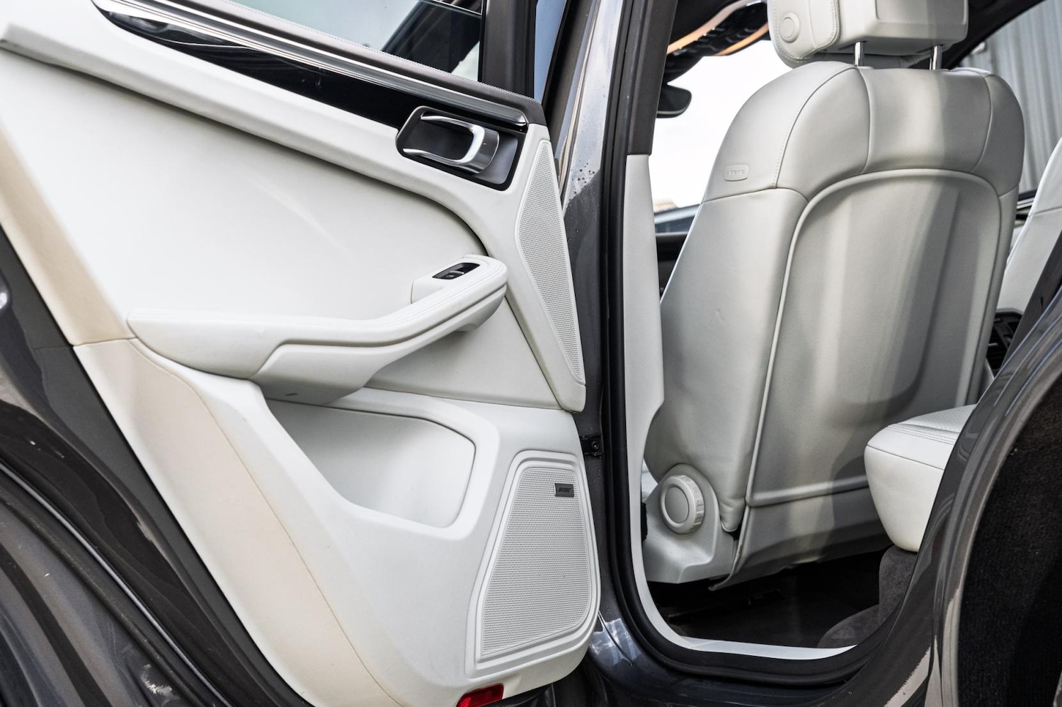 Used Porsche Macan 2017 for sale - 78067646: Photo 33