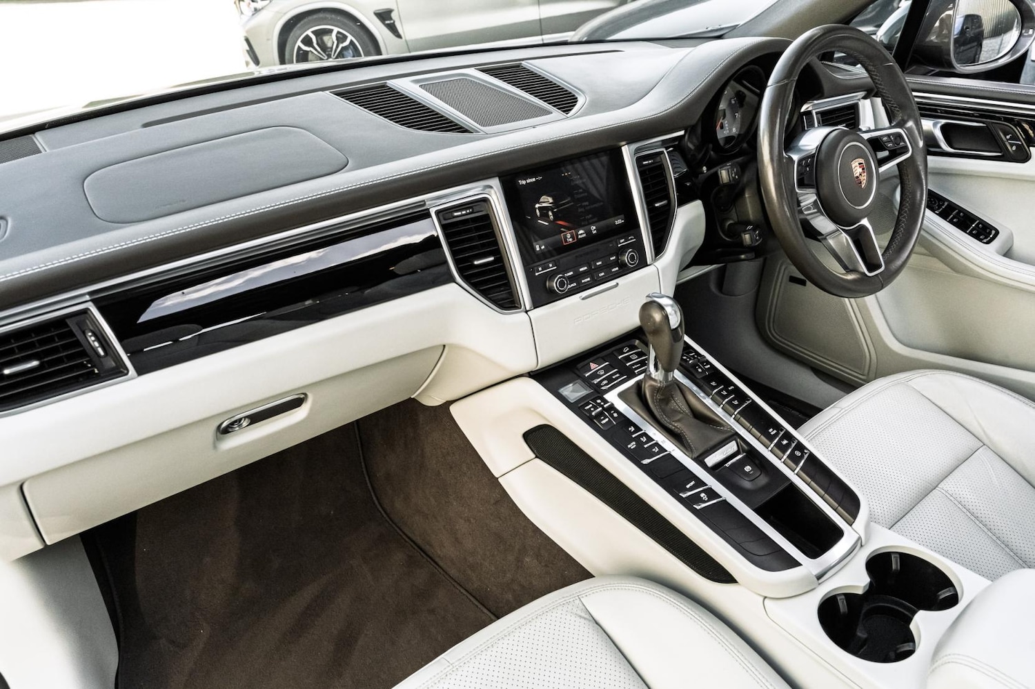 Used Porsche Macan 2017 for sale - 78067646: Photo 46