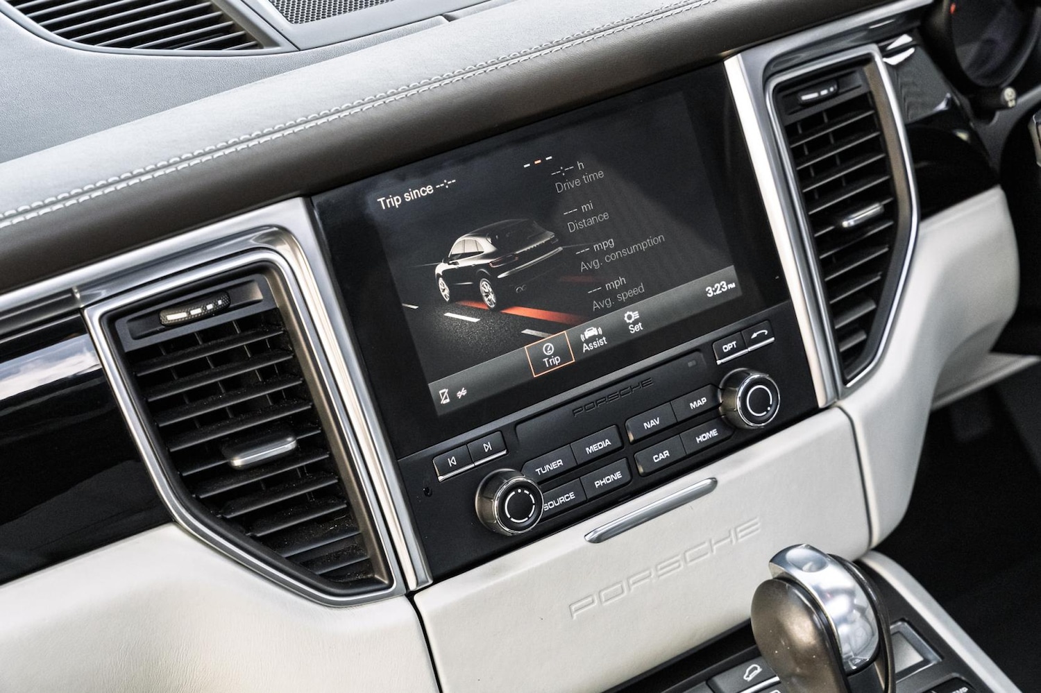 Used Porsche Macan 2017 for sale - 78067646: Photo 47