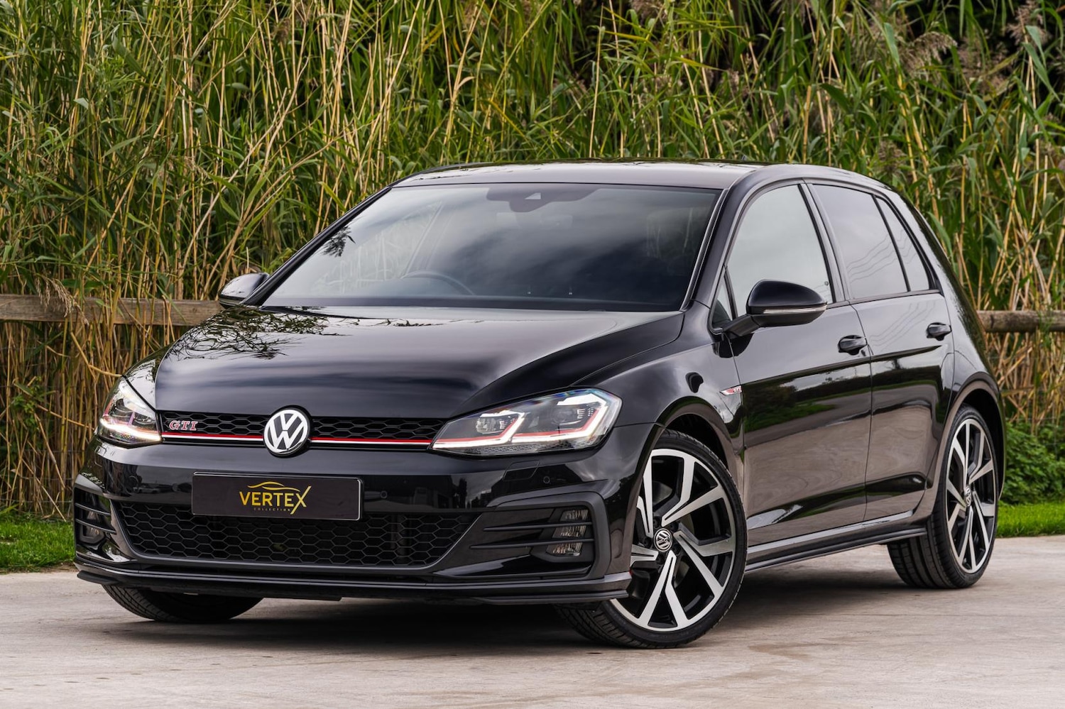 Used Volkswagen Golf 2019 for sale - 76279219: Photo 1