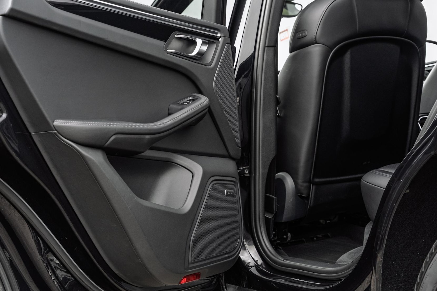 Used Porsche Macan 2015 for sale - 78099760: Photo 38