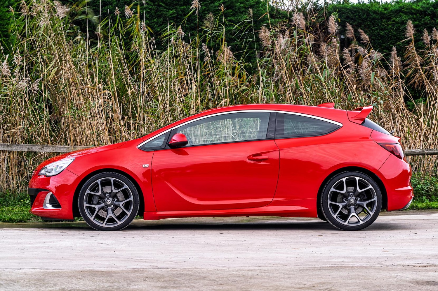 Used Vauxhall Astra GTC 2017 for sale - 76580926: Photo 2