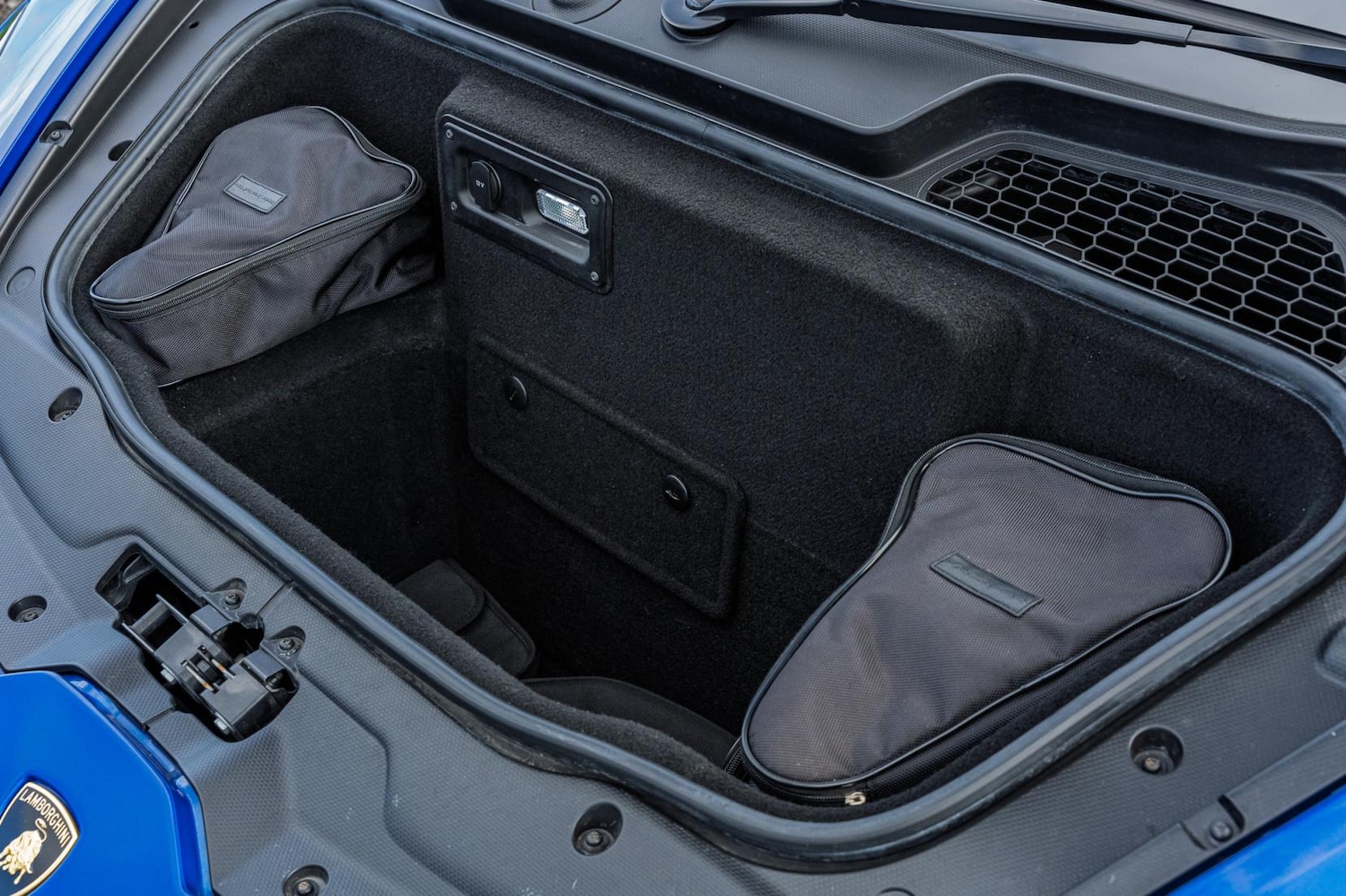 Used Lamborghini Huracan 2018 for sale - 77665266: Photo 40