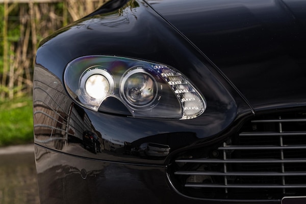 Used Aston Martin Vantage 2010 for sale - 76206175: Photo 11