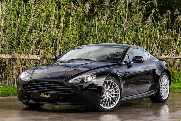 Used Aston Martin Vantage 2010 for sale - 76206175: Photo 1