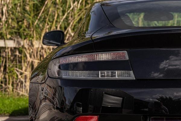 Used Aston Martin Vantage 2010 for sale - 76206175: Photo 24
