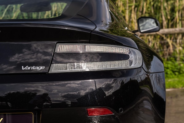 Used Aston Martin Vantage 2010 for sale - 76206175: Photo 25