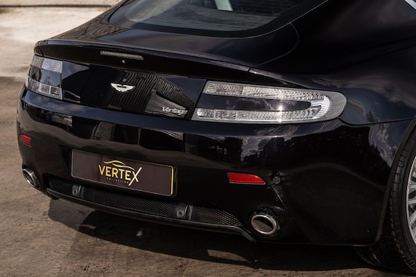 Used Aston Martin Vantage 2010 for sale - 76206175: Photo 27