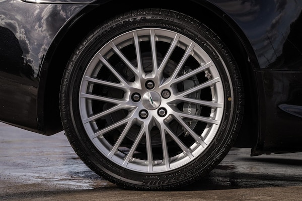 Used Aston Martin Vantage 2010 for sale - 76206175: Photo 30