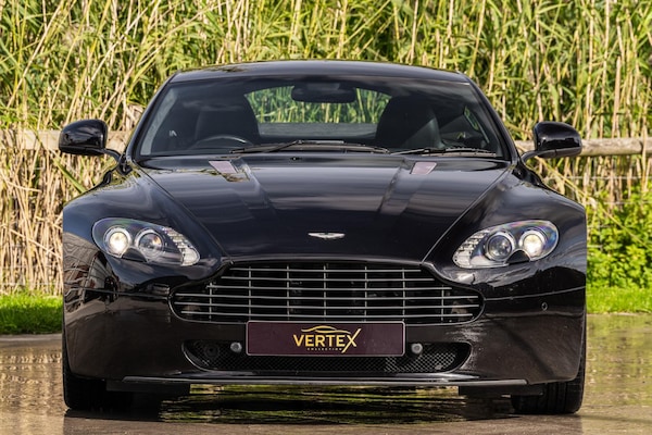 Used Aston Martin Vantage 2010 for sale - 76206175: Photo 3
