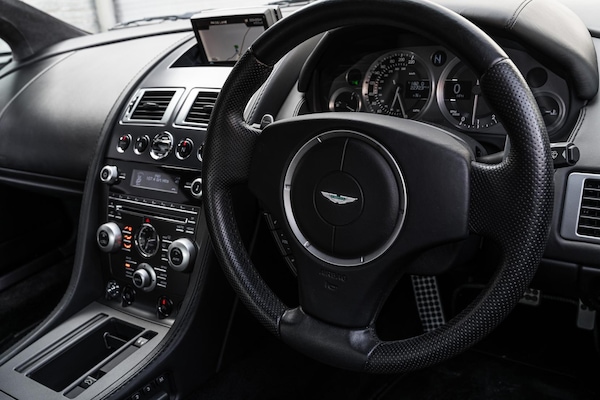 Used Aston Martin Vantage 2010 for sale - 76206175: Photo 42