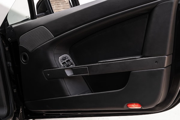 Used Aston Martin Vantage 2010 for sale - 76206175: Photo 43