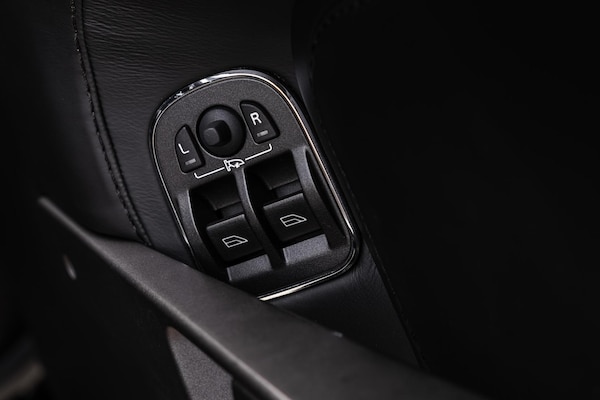 Used Aston Martin Vantage 2010 for sale - 76206175: Photo 46