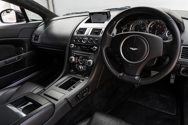 Used Aston Martin Vantage 2010 for sale - 76206175: Photo 50