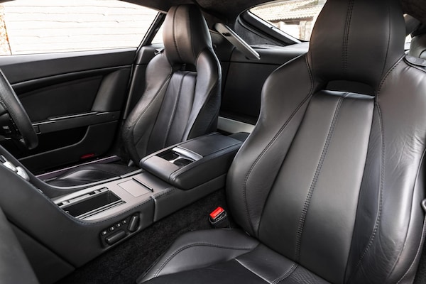 Used Aston Martin Vantage 2010 for sale - 76206175: Photo 54