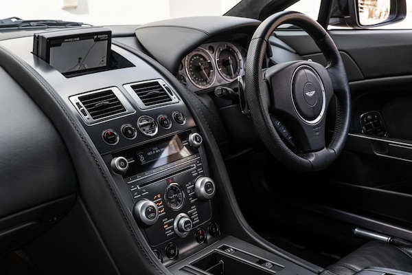 Used Aston Martin Vantage 2010 for sale - 76206175: Photo 56