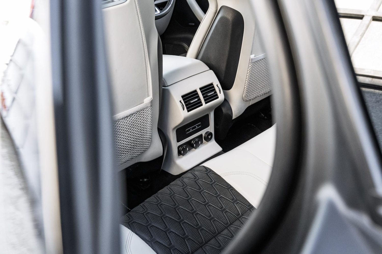 Used Jaguar F-Pace 2019 for sale - 77950892: Photo 48